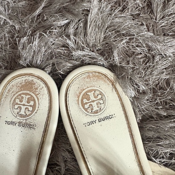 Tory Burch Cream Sandals - Picture 4 of 6
